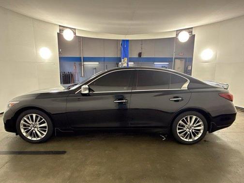 Black 2018 INFINITI Q50 3.0t LUXE