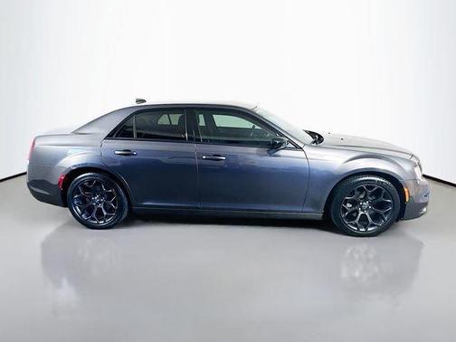 2019 Chrysler 300 Touring