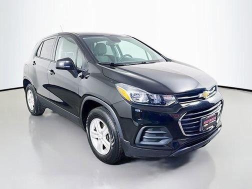 Mosaic Black Metallic 2020 Chevrolet Trax LS