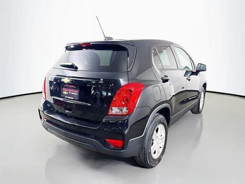 Mosaic Black Metallic 2020 Chevrolet Trax LS