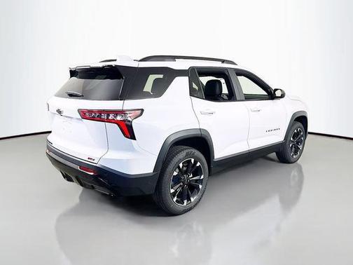 Polar White 2026 Chevrolet Equinox RS