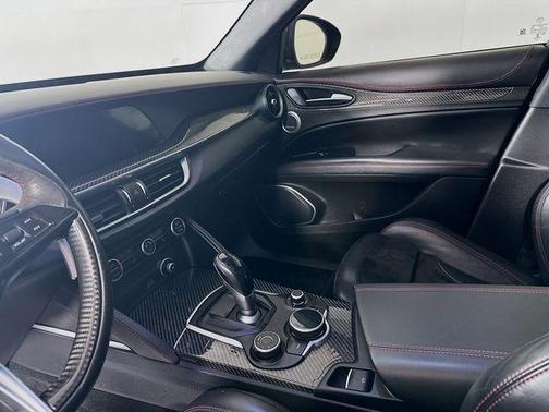 2018 Alfa Romeo Stelvio Quadrifoglio