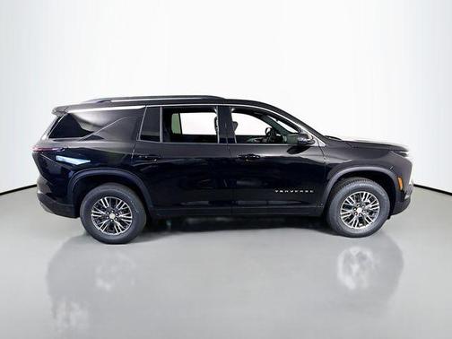Mosaic Black Metallic 2026 Chevrolet Traverse LT