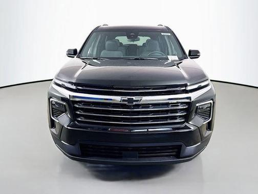 Mosaic Black Metallic 2026 Chevrolet Traverse LT