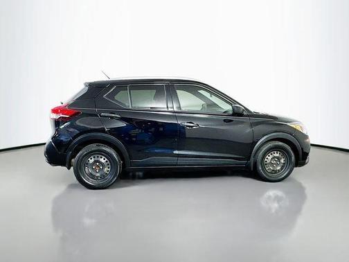 2019 Nissan Kicks S