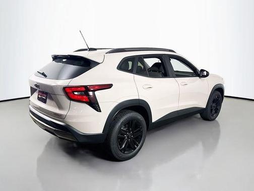 White Sand 2026 Chevrolet Trax ACTIV