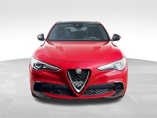 Rosso 2018 Alfa Romeo Stelvio Quadrifoglio