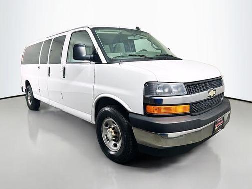 2017 Chevrolet Express 3500 LT