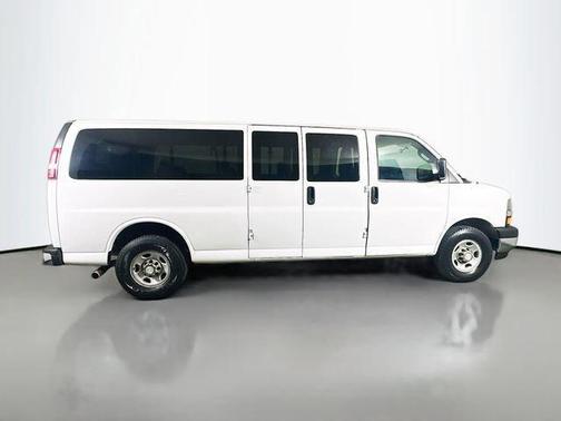 2017 Chevrolet Express 3500 LT