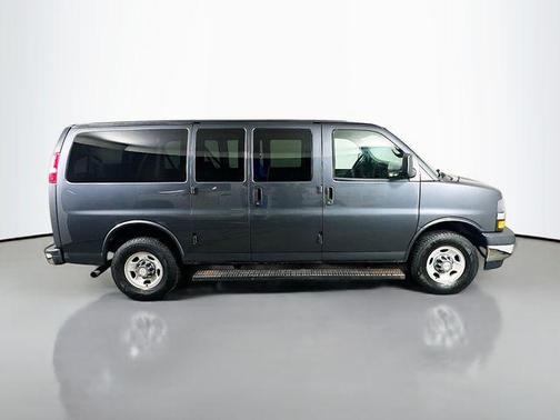 2017 Chevrolet Express 2500 LT