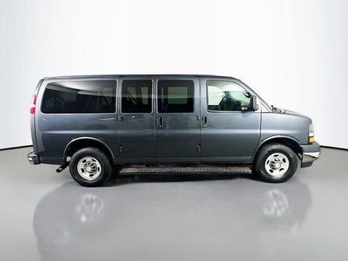 2017 Chevrolet Express 2500 LT