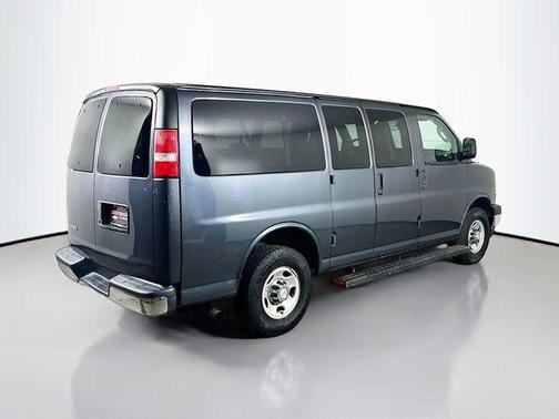 2017 Chevrolet Express 2500 LT