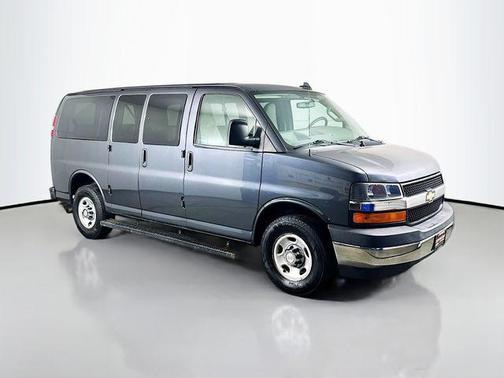 2017 Chevrolet Express 2500 LT