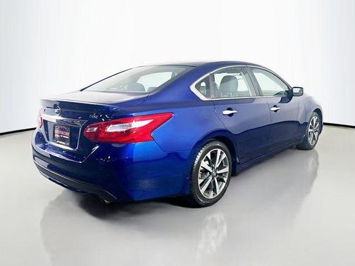 2016 Nissan Altima 2.5 SR