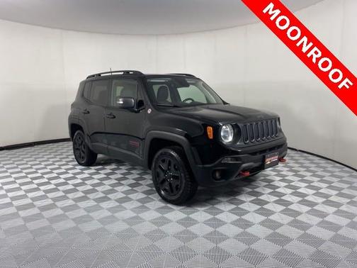 Photo 3 of 39 of 2018 Jeep Renegade Trailhawk