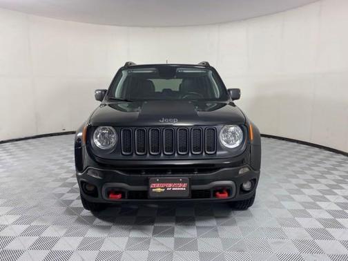 Photo 4 of 39 of 2018 Jeep Renegade Trailhawk