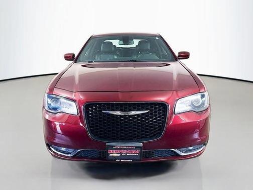 2019 Chrysler 300 S