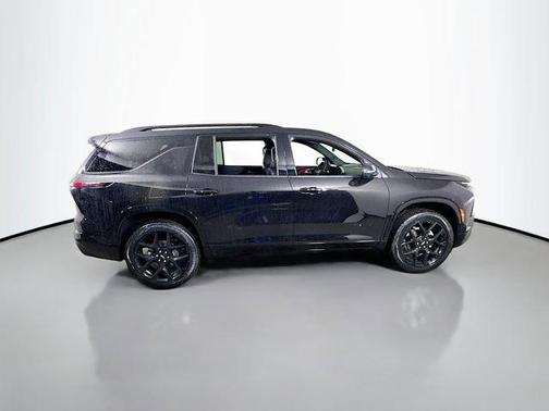 Mosaic Black Metallic 2026 Chevrolet Traverse RS