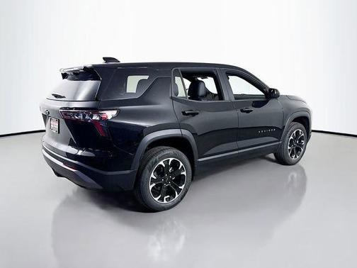 Mosaic Black Metallic 2026 Chevrolet Equinox LT