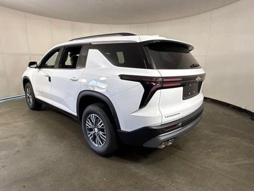 Summit White 2026 Chevrolet Traverse LT