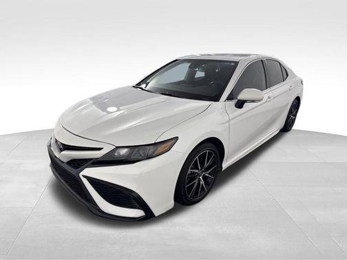 Ice 2023 Toyota Camry SE