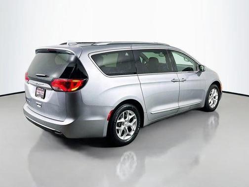 2018 Chrysler Pacifica Touring-L Plus