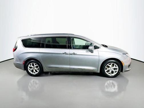 2018 Chrysler Pacifica Touring-L Plus