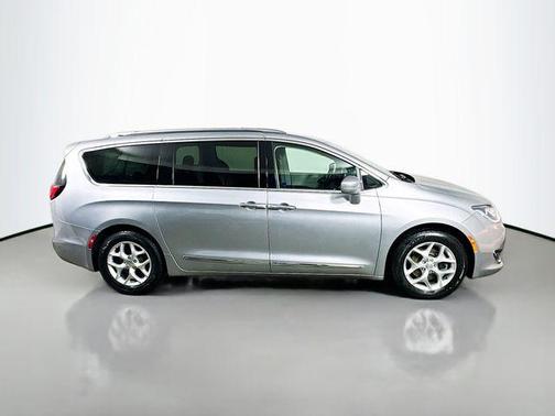 2018 Chrysler Pacifica Touring-L Plus