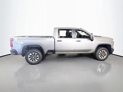 Sterling Gray Metallic 2026 Chevrolet Silverado 2500 Custom