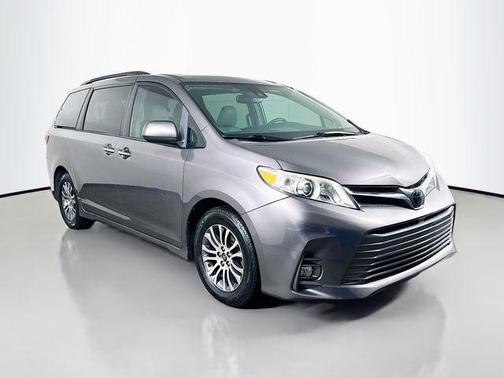 2019 Toyota Sienna L