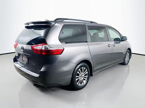 2019 Toyota Sienna L