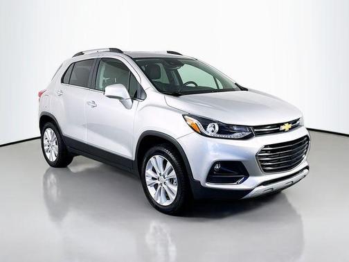 Silver Ice Metallic 2019 Chevrolet Trax Premier