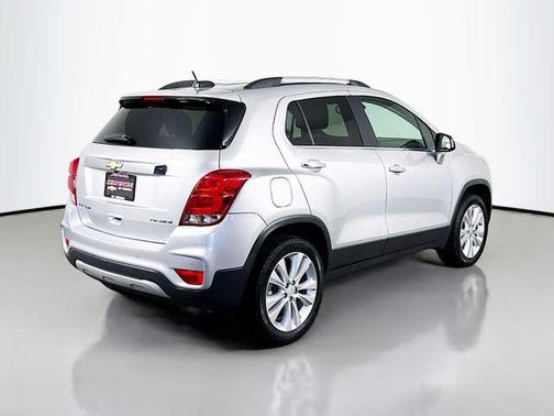 Silver Ice Metallic 2019 Chevrolet Trax Premier