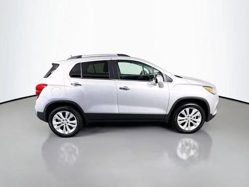 Silver Ice Metallic 2019 Chevrolet Trax Premier