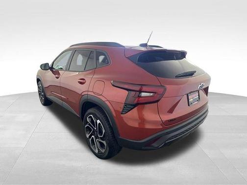 Cayenne Orange Metallic 2024 Chevrolet Trax 2RS