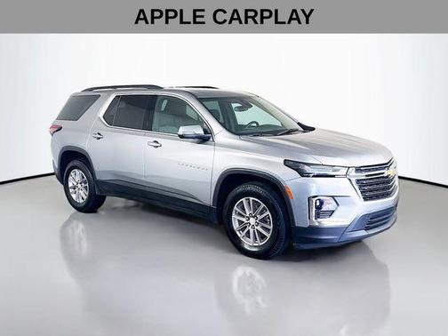 Sterling Gray Metallic 2023 Chevrolet Traverse LT Cloth