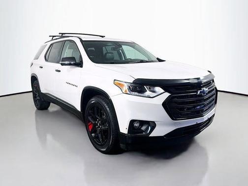 Iridescent Pearl Tricoat 2018 Chevrolet Traverse Premier