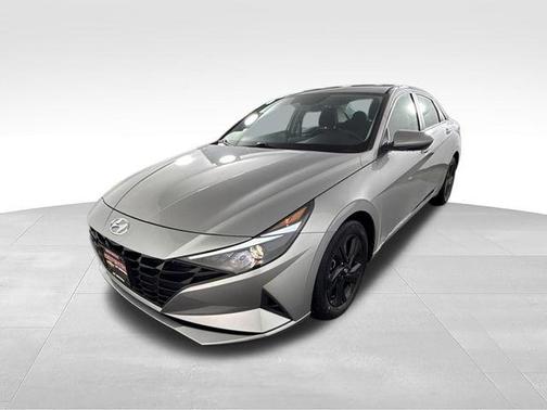 Shimmering Silver Pearl 2021 Hyundai ELANTRA SEL