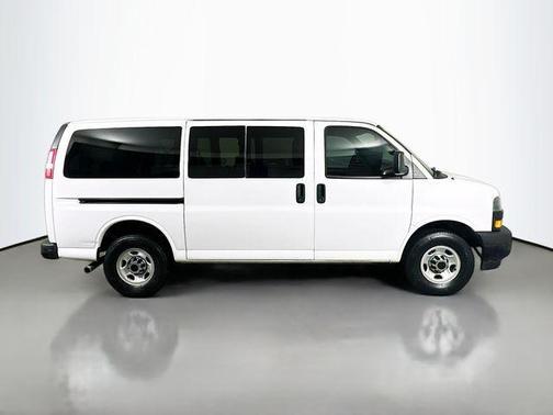 2022 Chevrolet Express 3500 LS