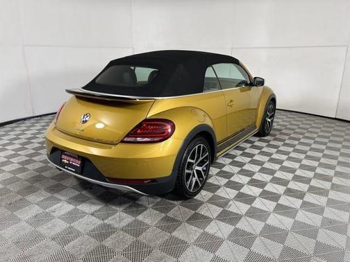 2017 Volkswagen Beetle 1.8T Dune