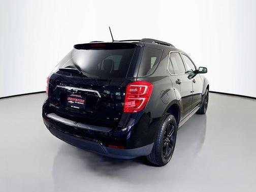 Mosaic Black Metallic 2017 Chevrolet Equinox LT