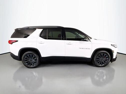 Summit White 2023 Chevrolet Traverse RS