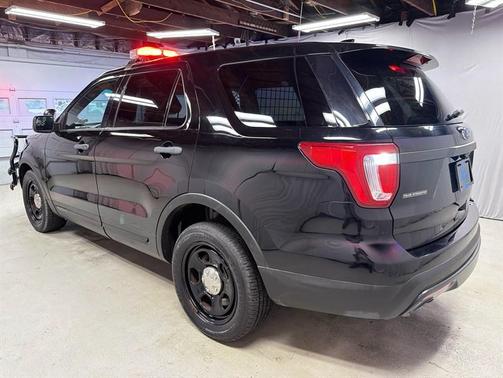 Black 2017 Ford Utility Police Interceptor Base