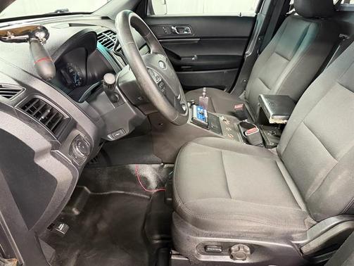 Black 2016 Ford Utility Police Interceptor Base
