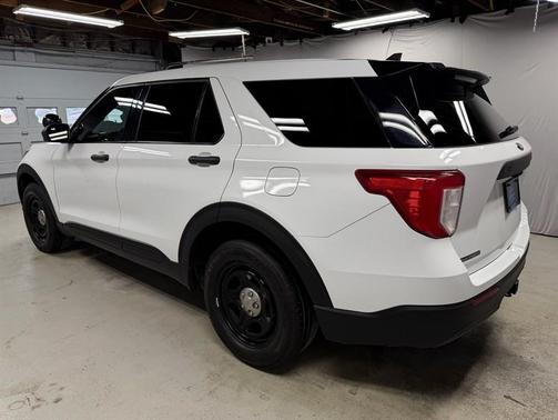 White 2023 Ford Utility Police Interceptor Base