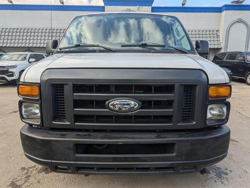 2014 Ford E350 Super Duty XLT