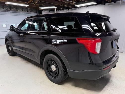 Black 2022 Ford Utility Police Interceptor Base