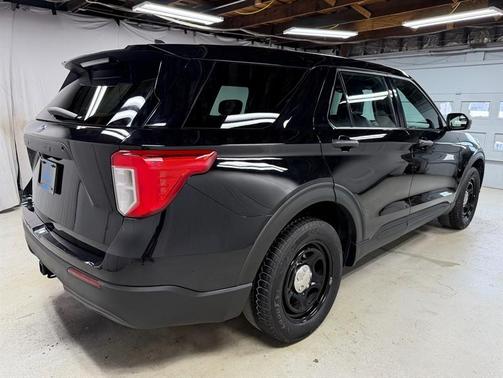 Black 2022 Ford Utility Police Interceptor Base