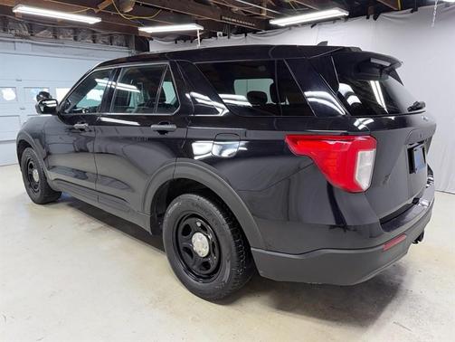 Black 2022 Ford Utility Police Interceptor Base