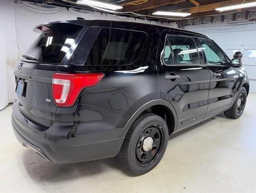 Black 2017 Ford Utility Police Interceptor Base